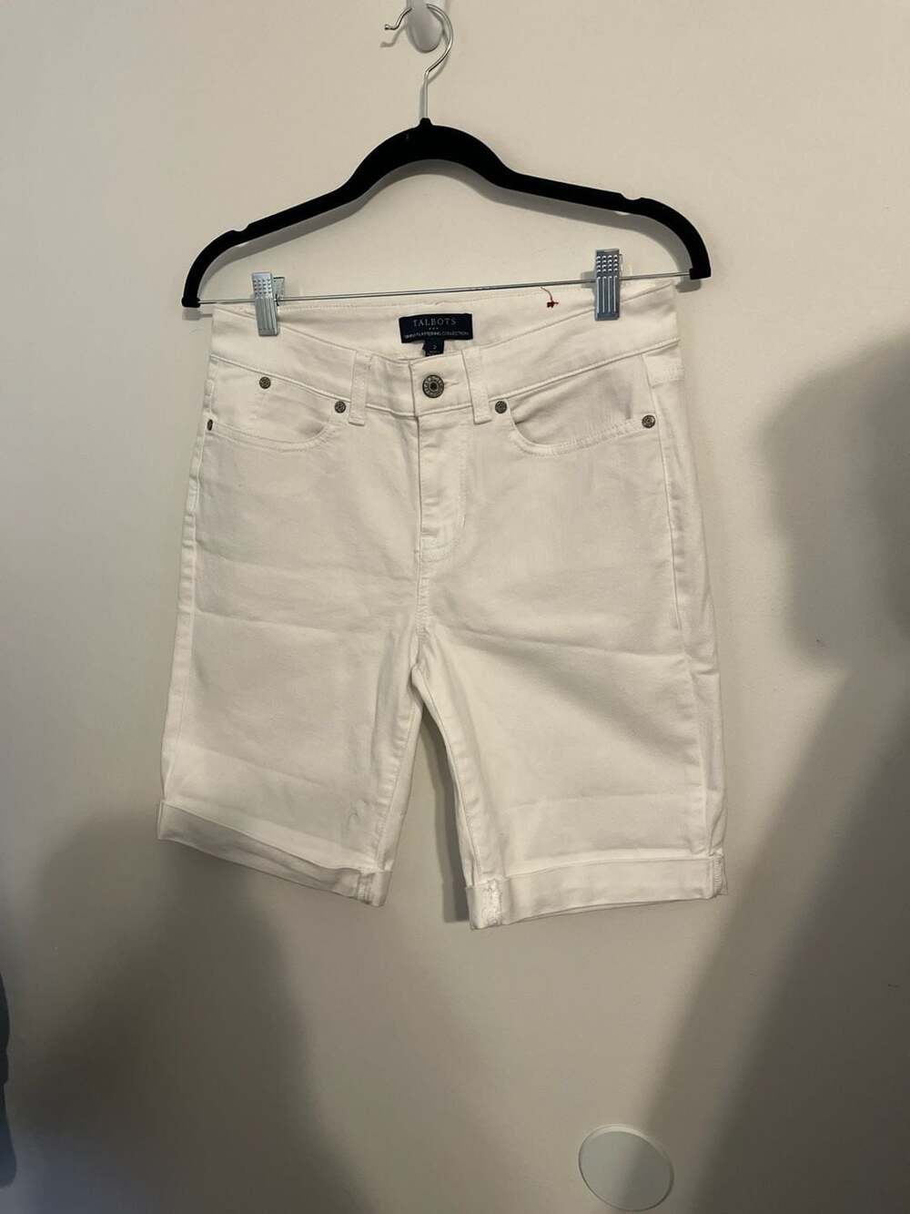 Talbots Simply Flattering Collection White Cuffed Denim Bermuda Shorts Size 2